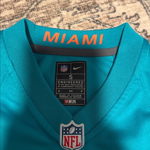 Nike Kids tagovailoa Miami dolphins jersey - Picture 3 of 4